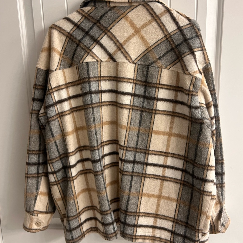 Zara Plaid Shacket in Cream and Tan - Picture 2 of 7